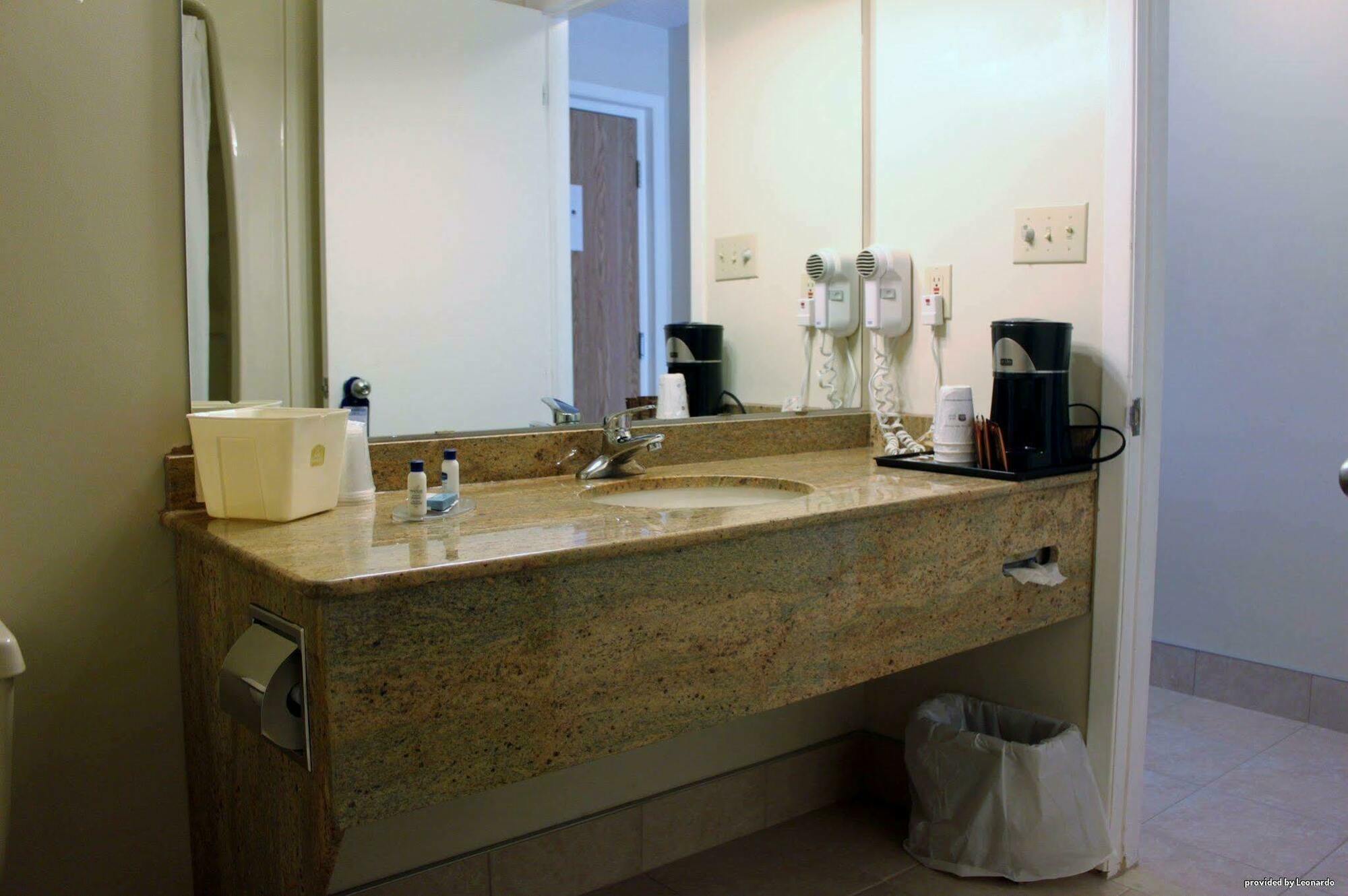 Best Western Smiths Falls Hotel Dış mekan fotoğraf